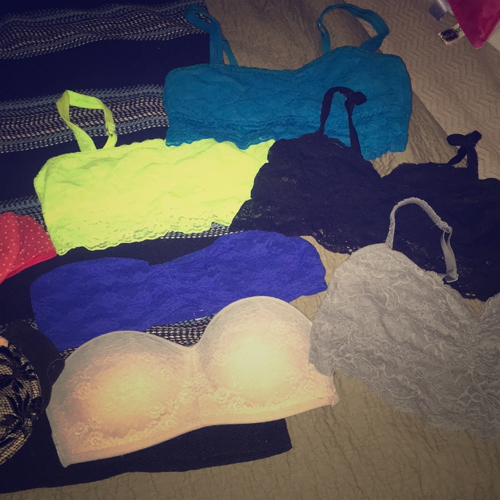 Strapless bras and bralettes